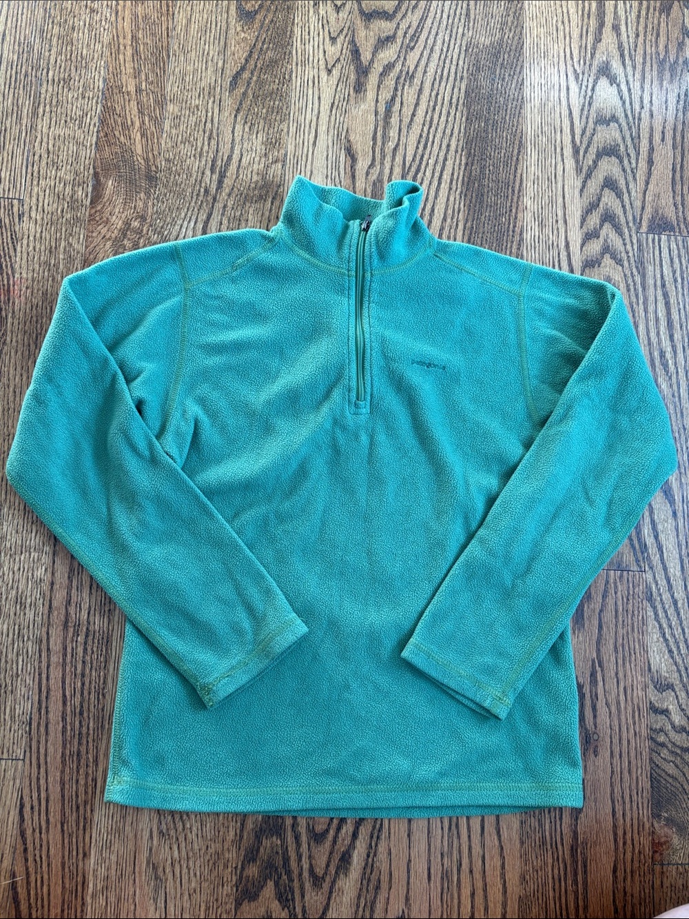 Patagonia kids green 1/4 zip lightweight fleece jacket, size 10. Excellent cond